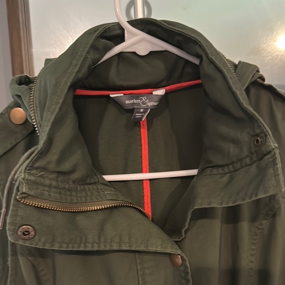 Green Quilted Utility Vest for Versatile Layering - Picture 3 of 8